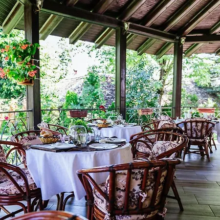 Atos Srebrno Jezero - And Restaurant 호텔 Veliko Gradište