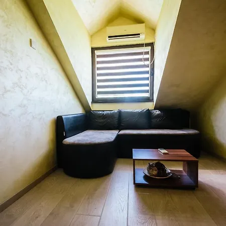 Atos Srebrno Jezero - And Restaurant Hotel