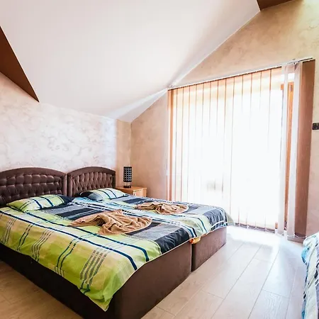 Atos Srebrno Jezero - And Restaurant Hotel