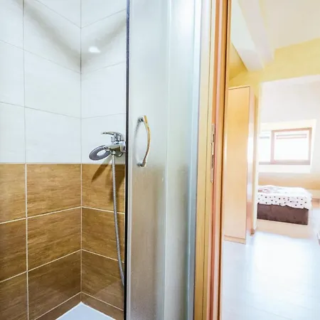 Atos Srebrno Jezero - And Restaurant Hotel