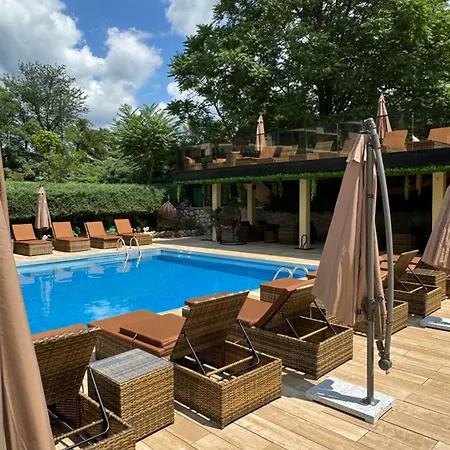 Atos Srebrno Jezero - And Restaurant